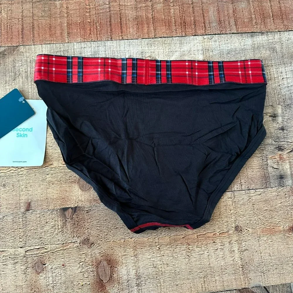 Tommy John Red and black checked briefs men's medium